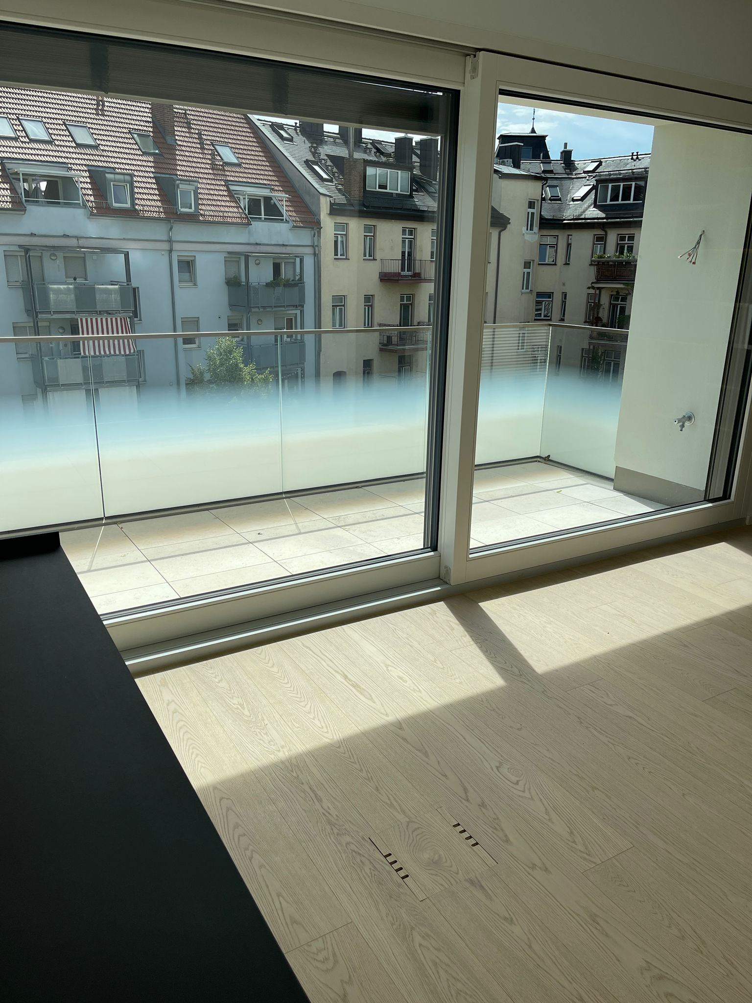 Wohnanlage mit Extraklarglas